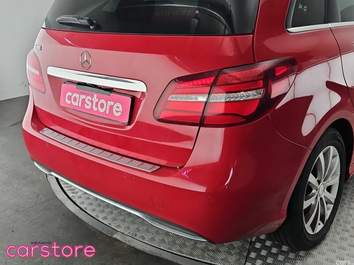 Mercedes-Benz B-Class MPV, Petrol, 2017, Red