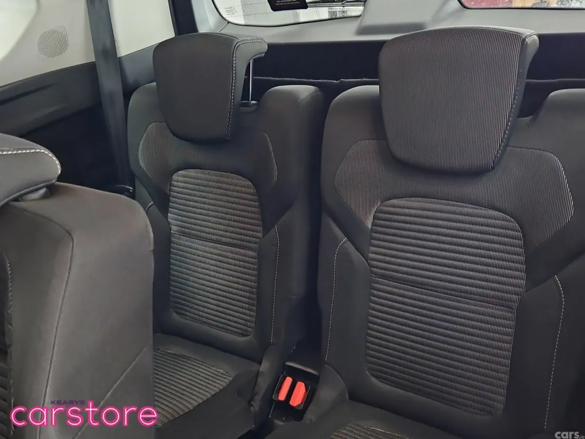 Renault Grand Scenic MPV, Petrol, 2020, Red