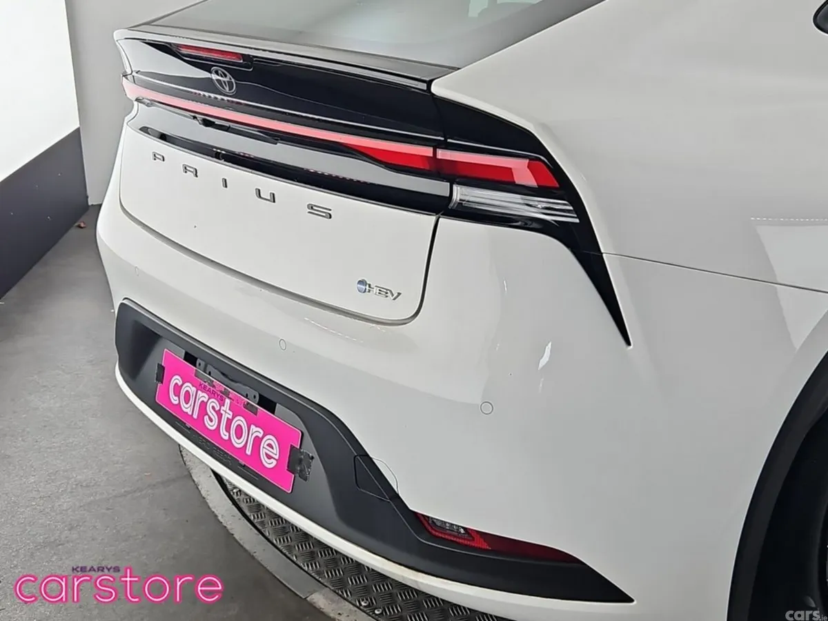 Toyota Prius Hatchback, Petrol Hybrid, 2024, White