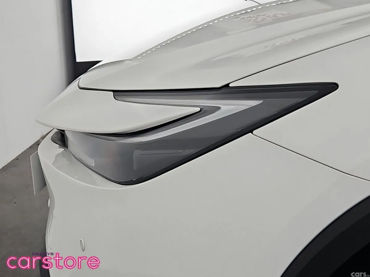 Toyota Prius Hatchback, Petrol Hybrid, 2024, White