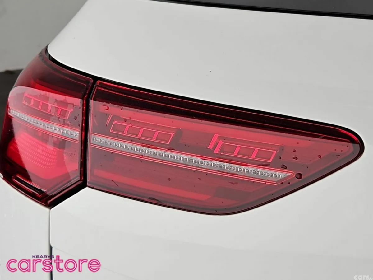 Volkswagen Golf Estate, Petrol, 2022, White