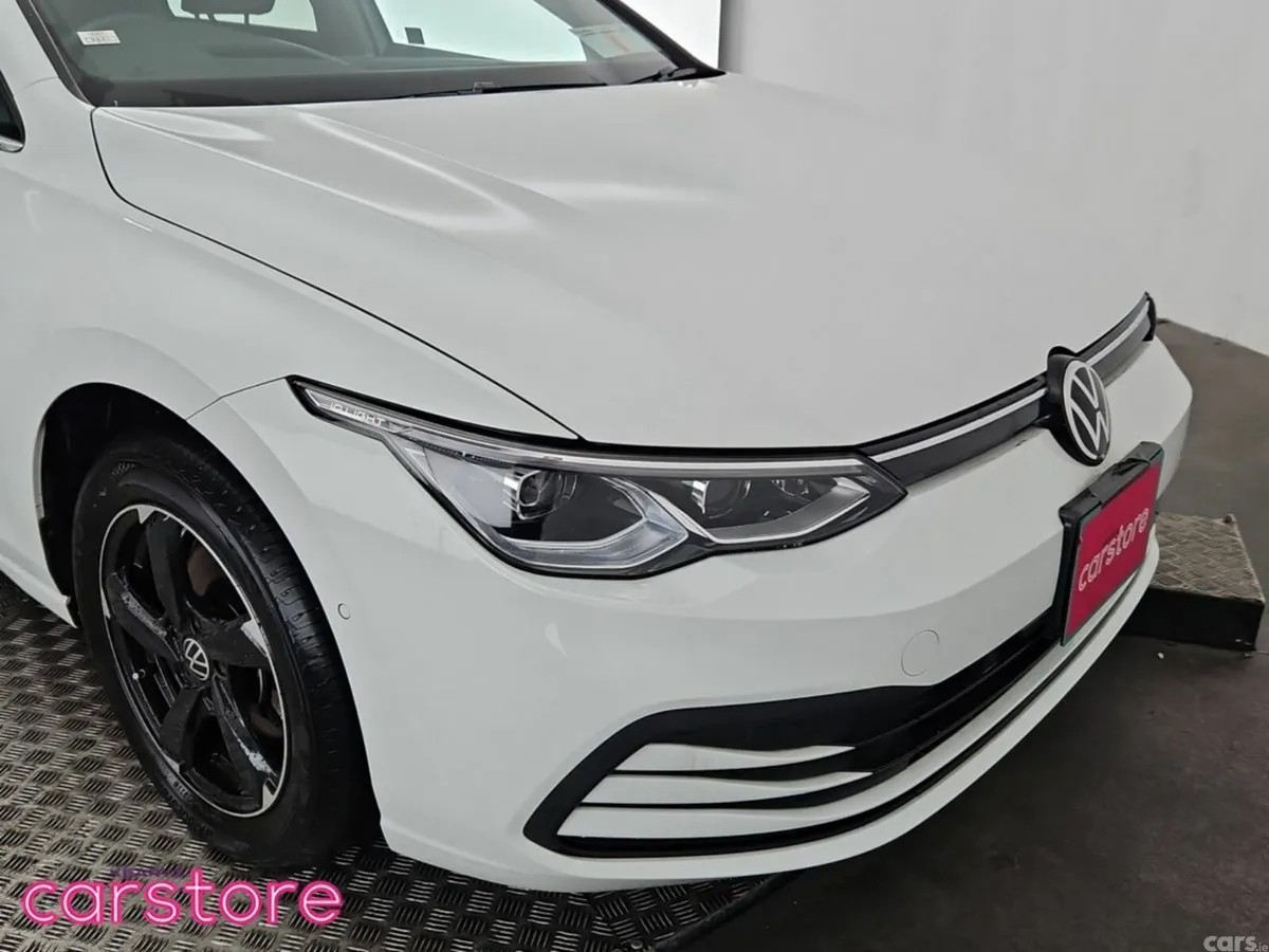Volkswagen Golf Estate, Petrol, 2022, White