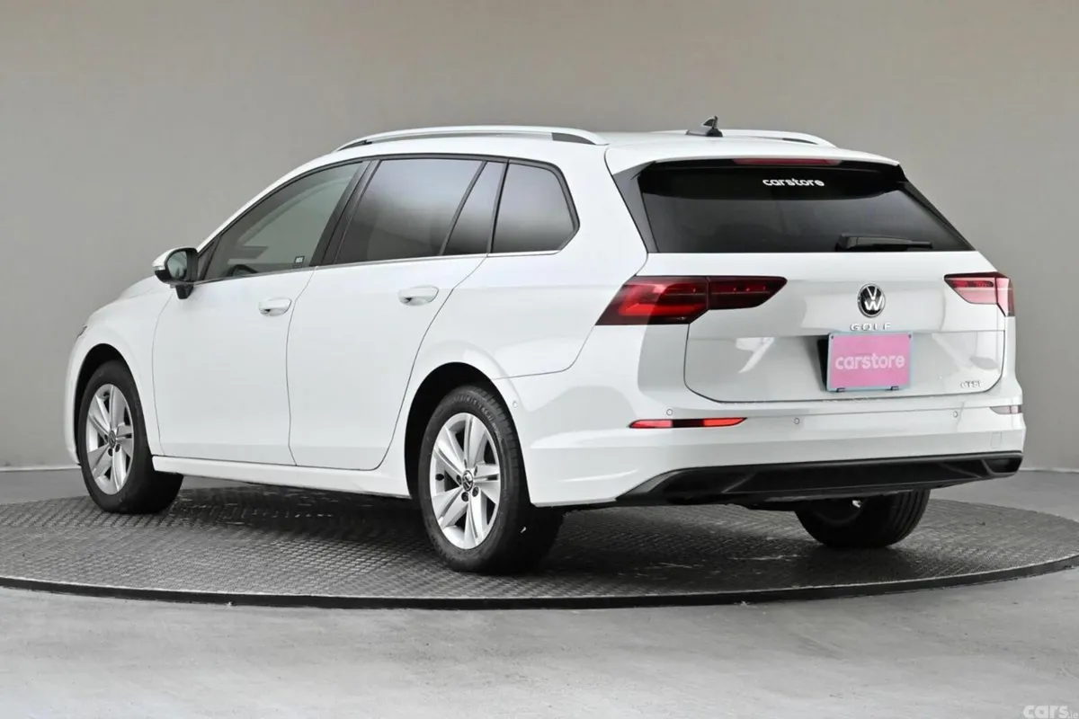 Volkswagen Golf Estate, Petrol Hybrid, 2022, White