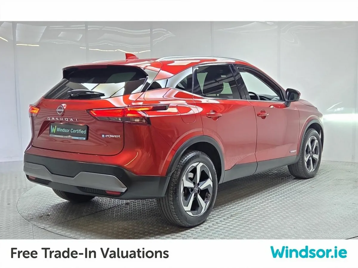 Nissan Qashqai MPV, Petrol Hybrid, 2024, Red