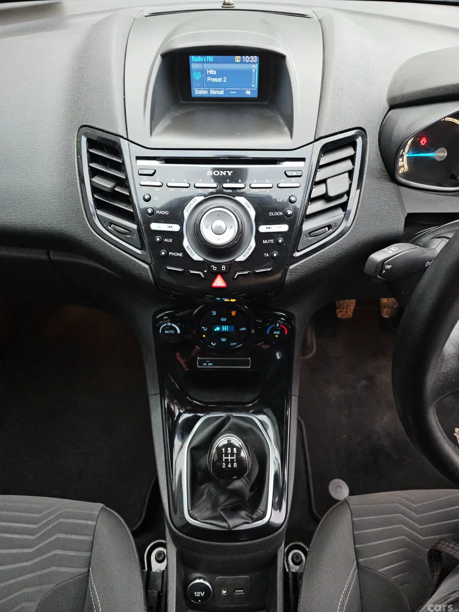 Ford Fiesta Hatchback, Petrol, 2014, Silver