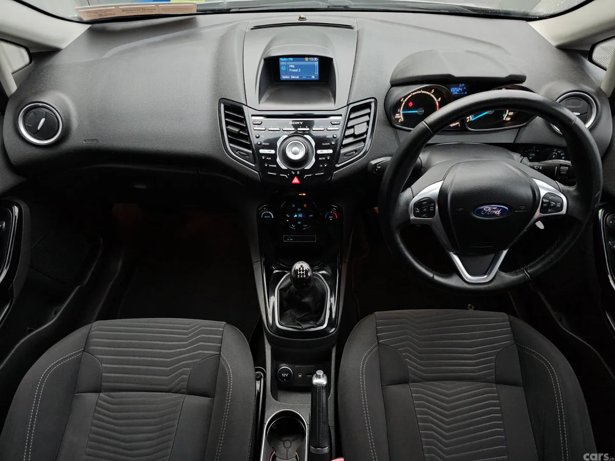 Ford Fiesta Hatchback, Petrol, 2014, Silver