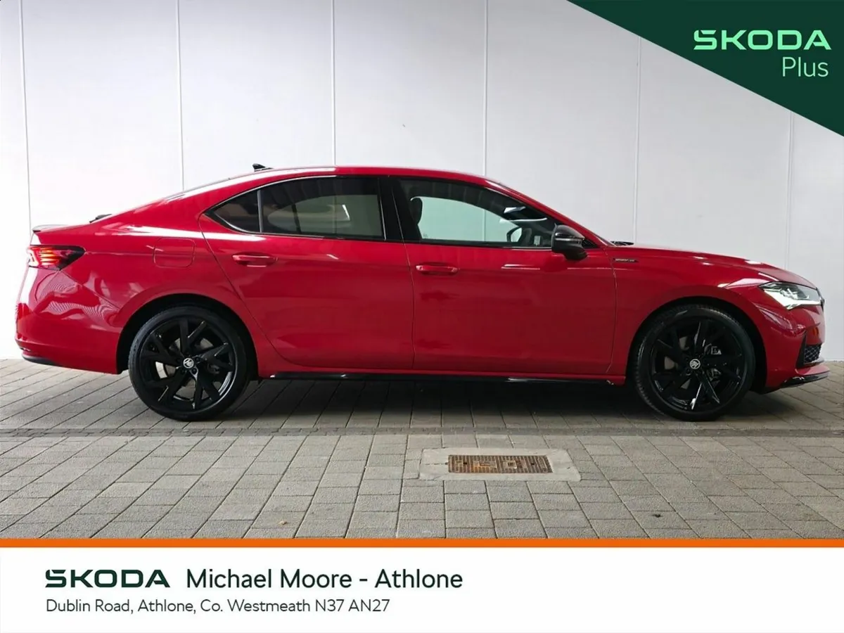 Skoda Superb Saloon, Diesel, 2027, Red