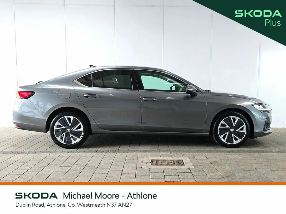 Skoda Superb Saloon, Diesel, 2027, Grey