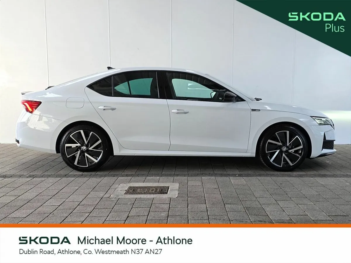 Skoda Octavia Saloon, Diesel, 2027, White