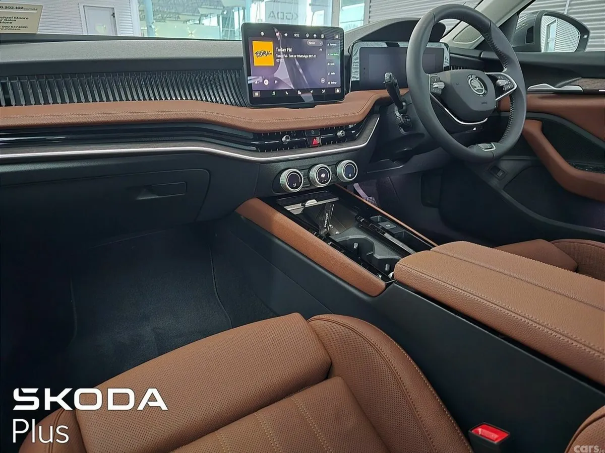 Skoda Superb Saloon, Diesel, 2027, Grey