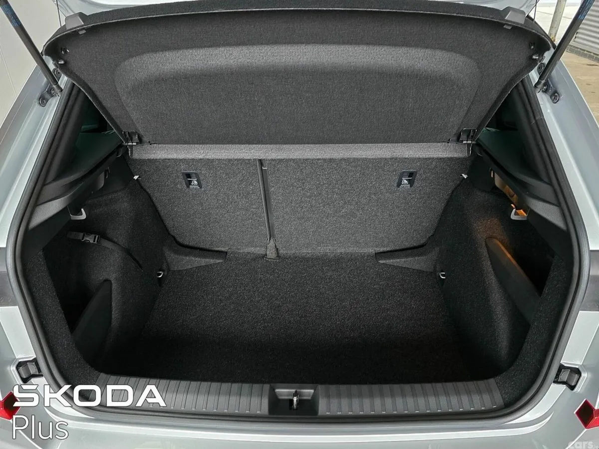 Skoda Kamiq Hatchback, Petrol, 2027, Silver