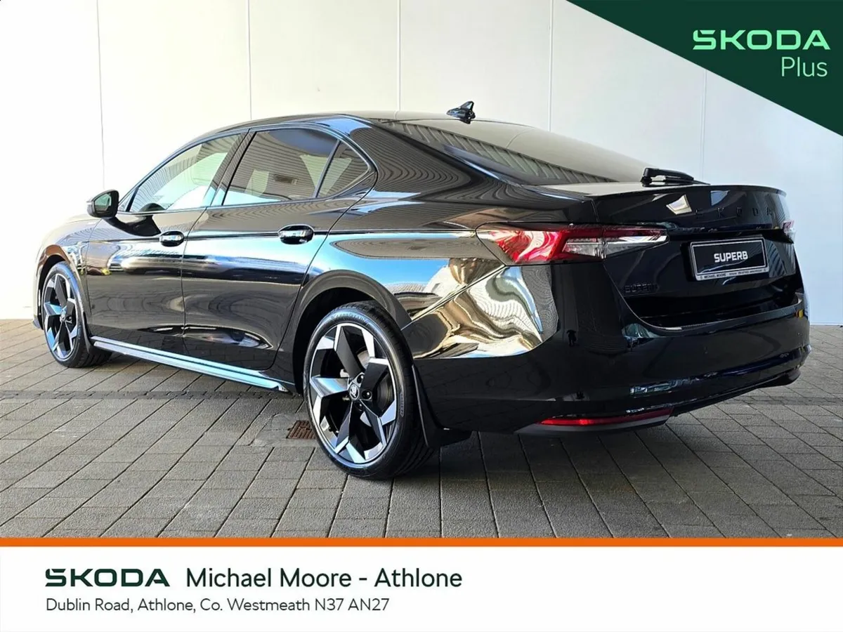 Skoda Superb Saloon, Diesel, 2027, Black