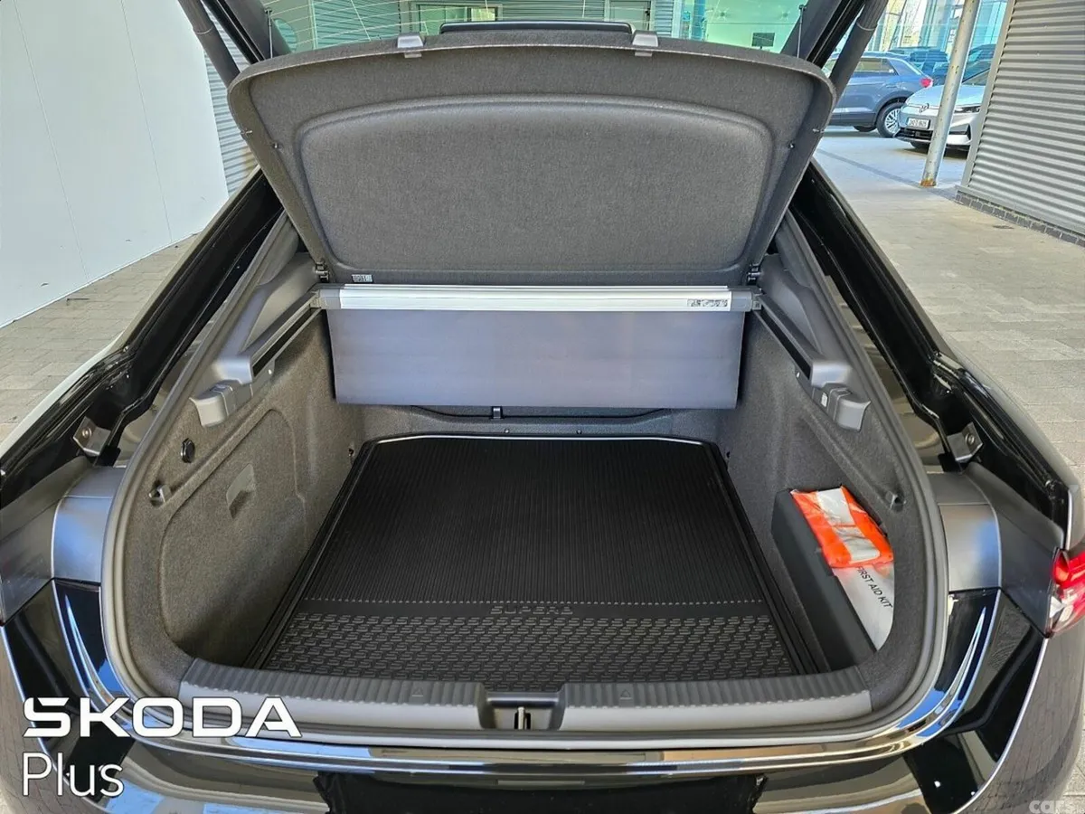 Skoda Superb Saloon, Diesel, 2027, Black