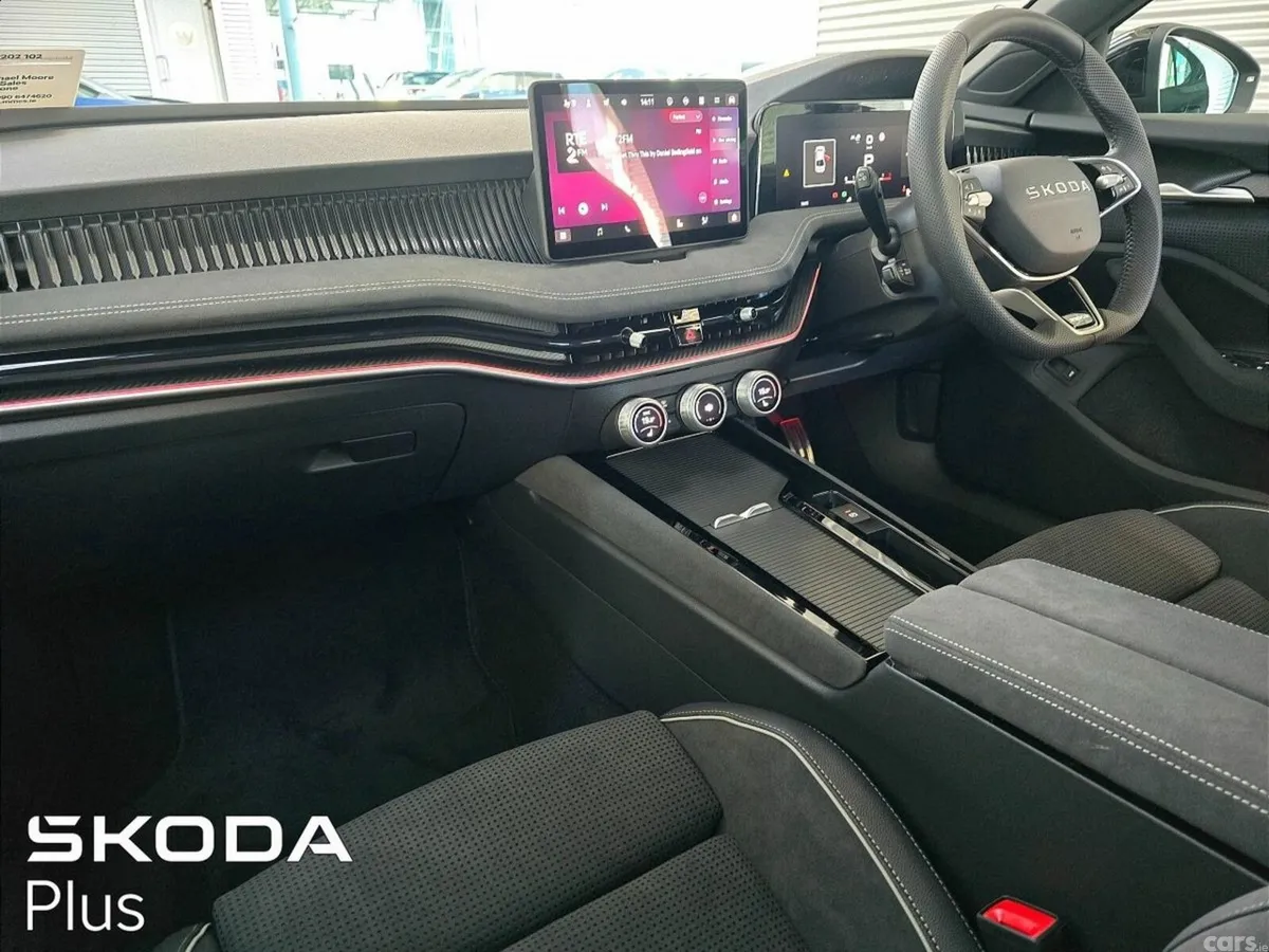 Skoda Superb Saloon, Diesel, 2027, Black