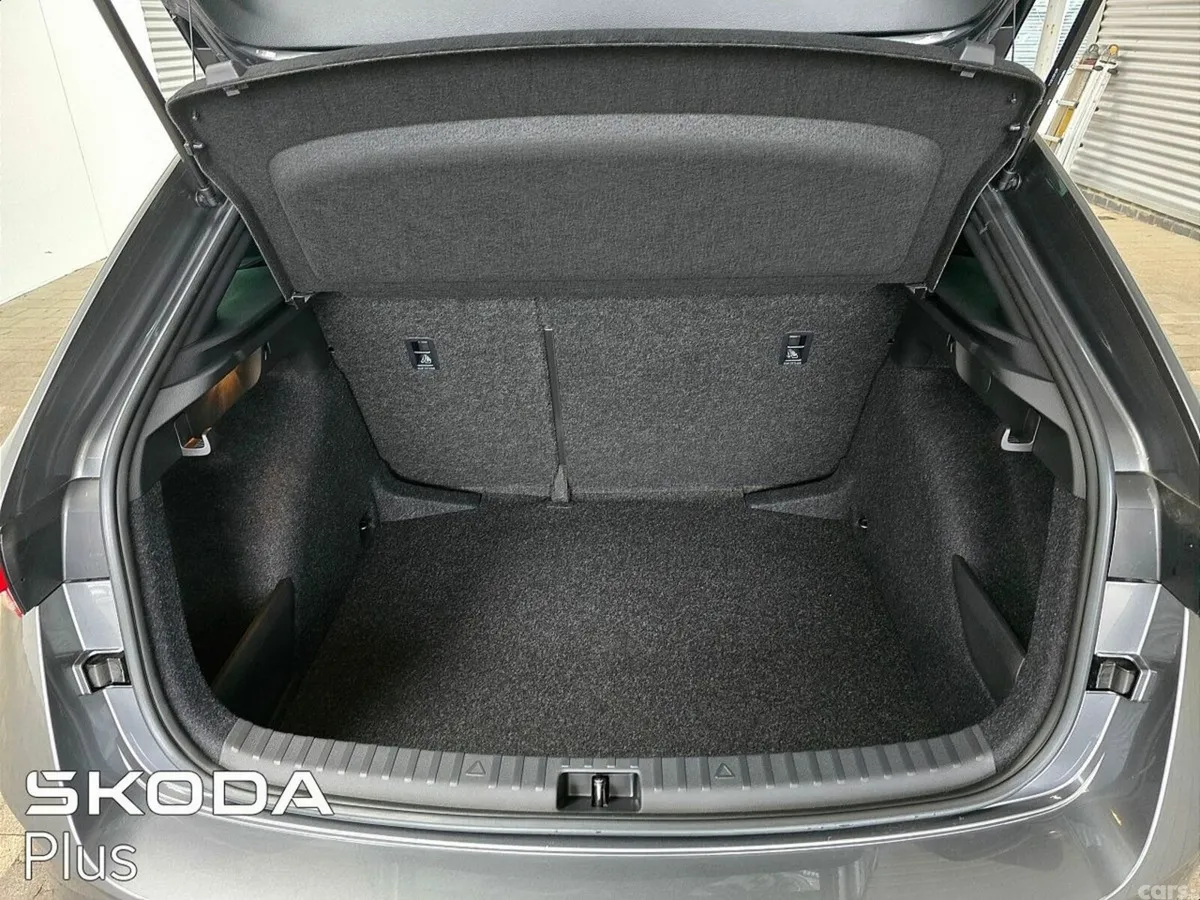 Skoda Scala Hatchback, Petrol, 2027, Grey