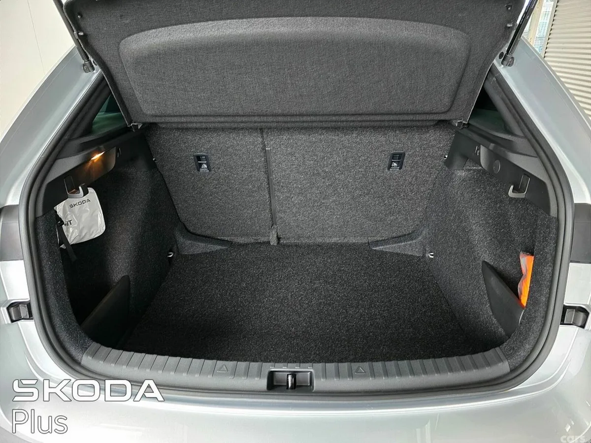 Skoda Scala Hatchback, Petrol, 2027, Silver