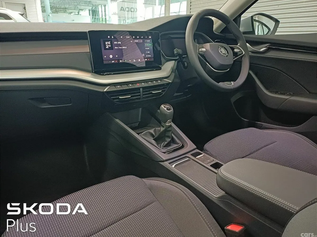 Skoda Octavia Saloon, Diesel, 2027, Silver