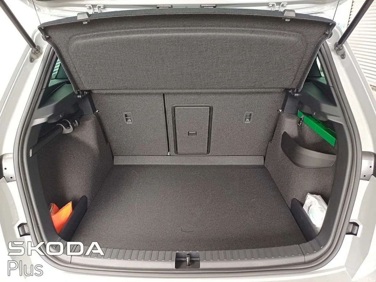 Skoda Karoq SUV, Diesel, 2027, Grey