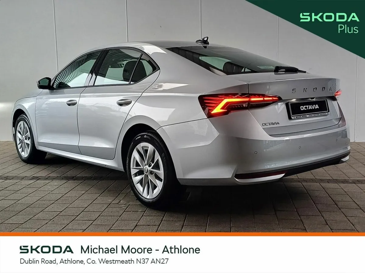 Skoda Octavia Saloon, Diesel, 2027, Silver
