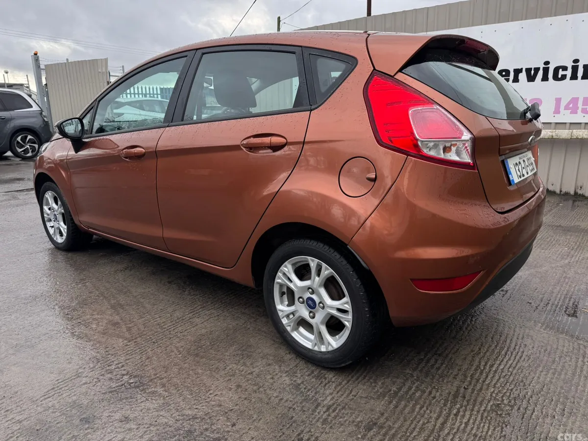 Ford Fiesta Hatchback, Petrol, 2013, Gold