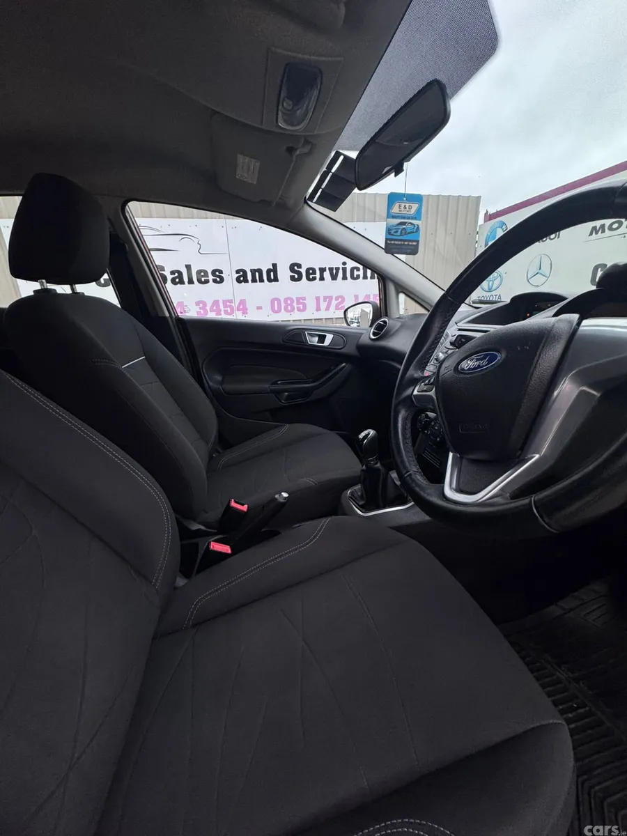 Ford Fiesta Hatchback, Petrol, 2013, Gold