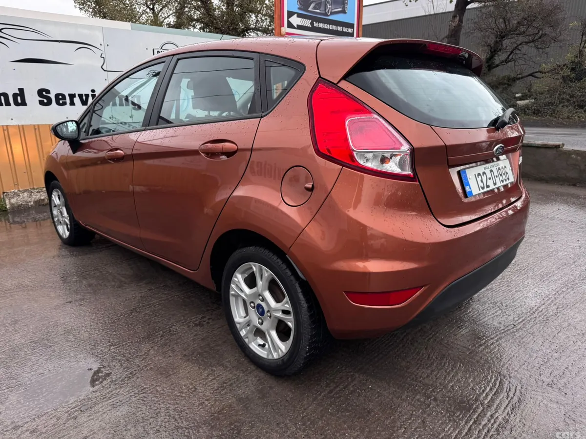 Ford Fiesta Hatchback, Petrol, 2013, Gold