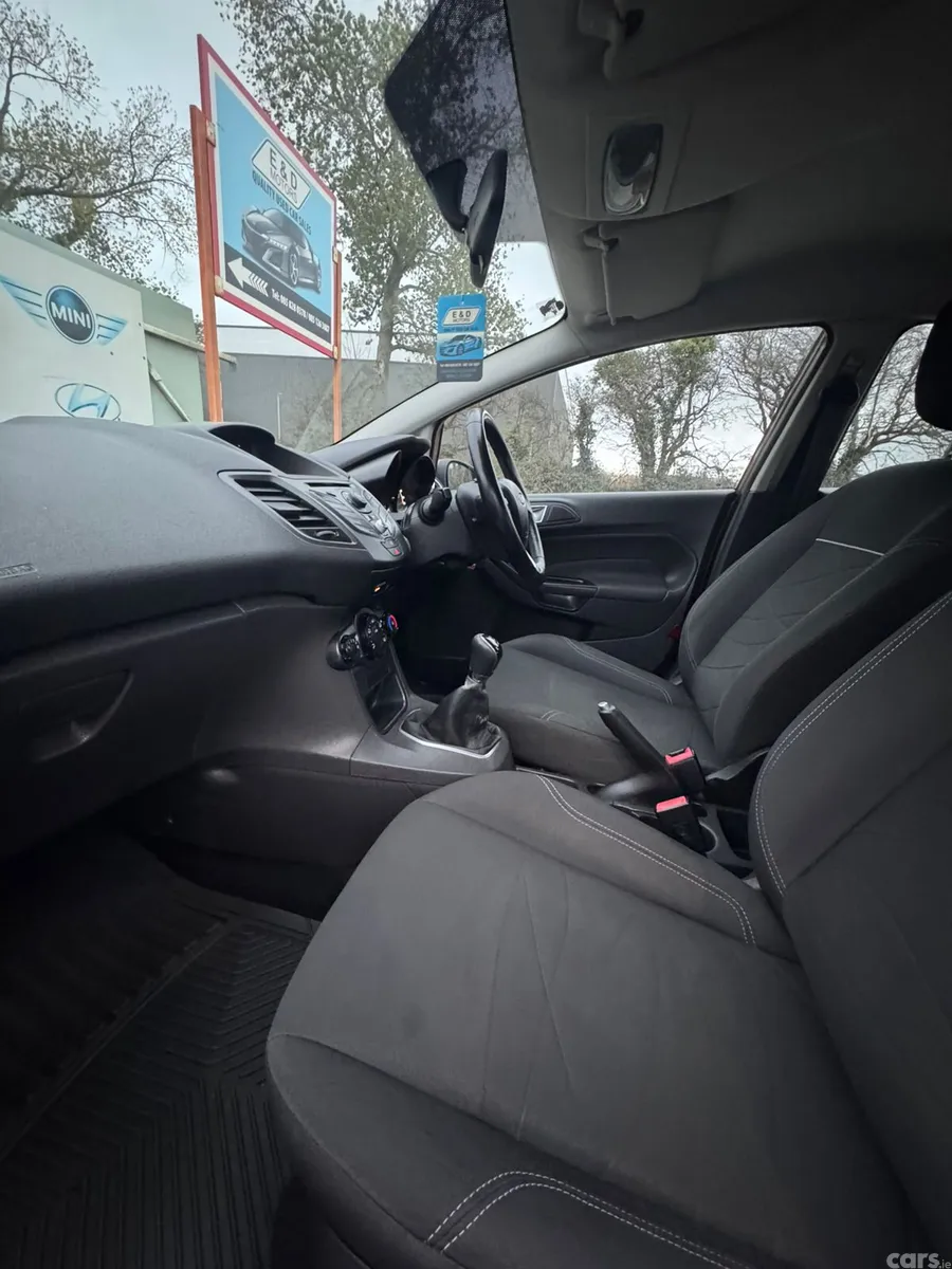 Ford Fiesta Hatchback, Petrol, 2013, Gold