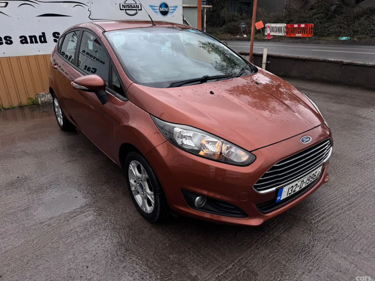 Ford Fiesta Hatchback, Petrol, 2013, Gold
