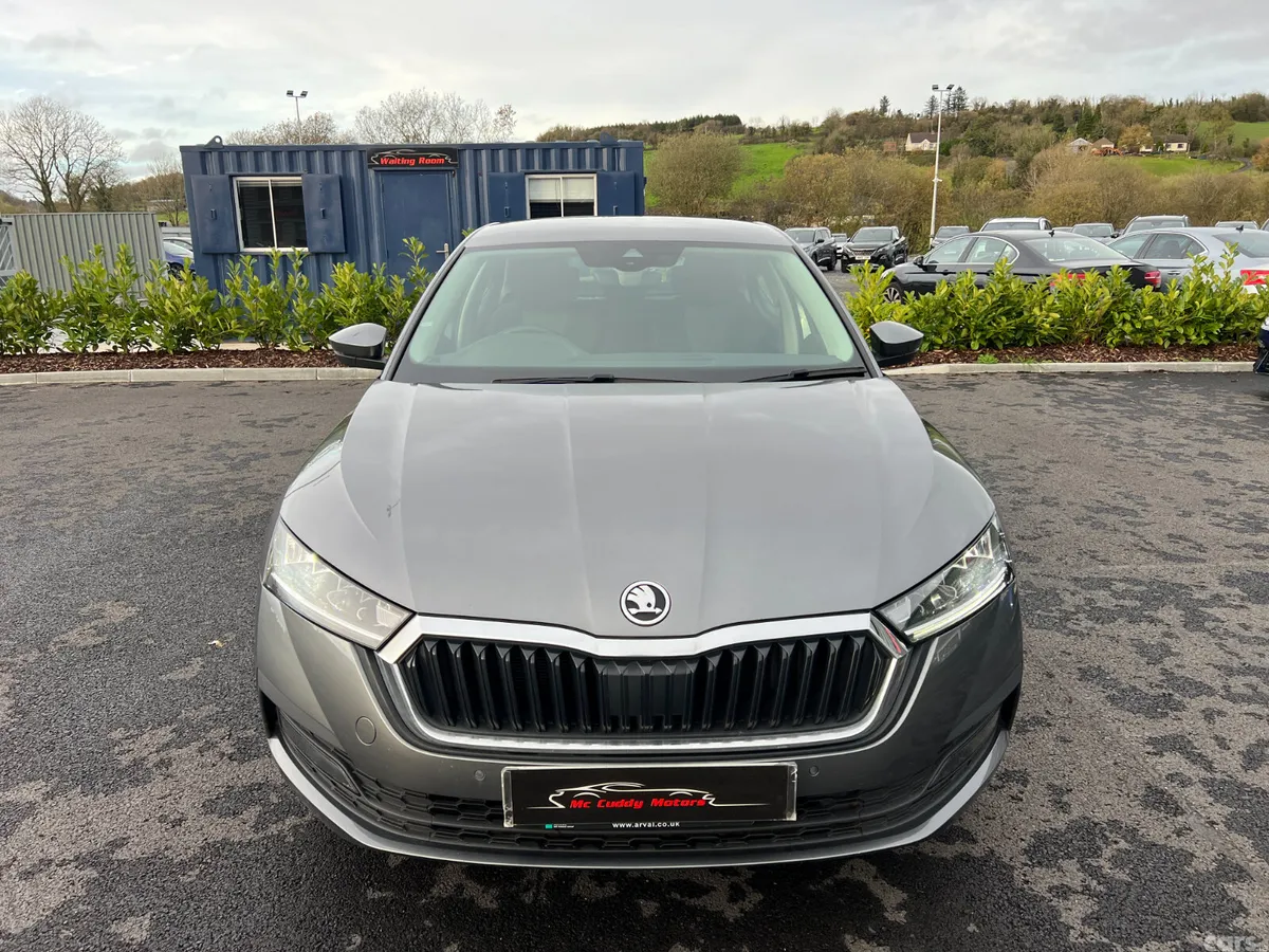 Skoda Octavia Hatchback, Diesel, 2022, Grey