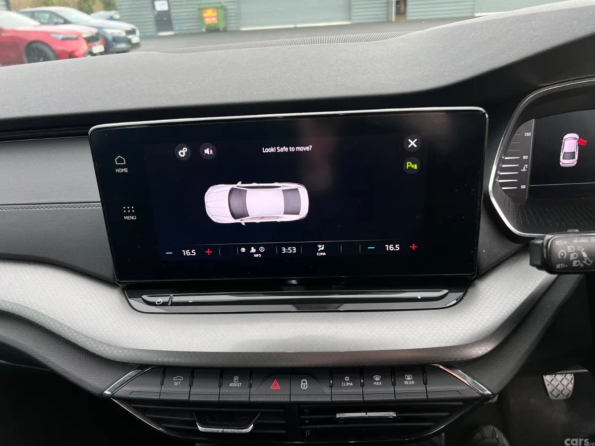 Skoda Octavia Hatchback, Diesel, 2022, Grey
