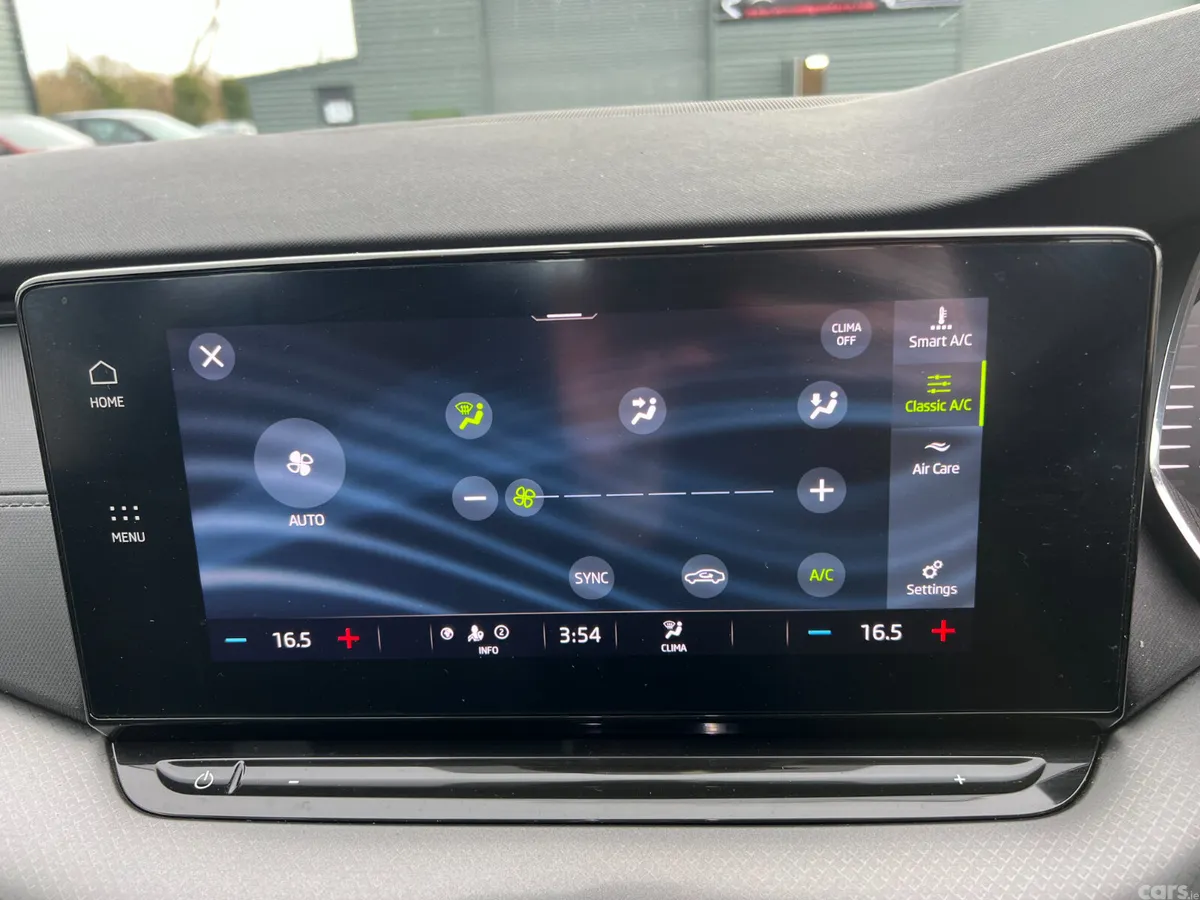 Skoda Octavia Hatchback, Diesel, 2022, Grey