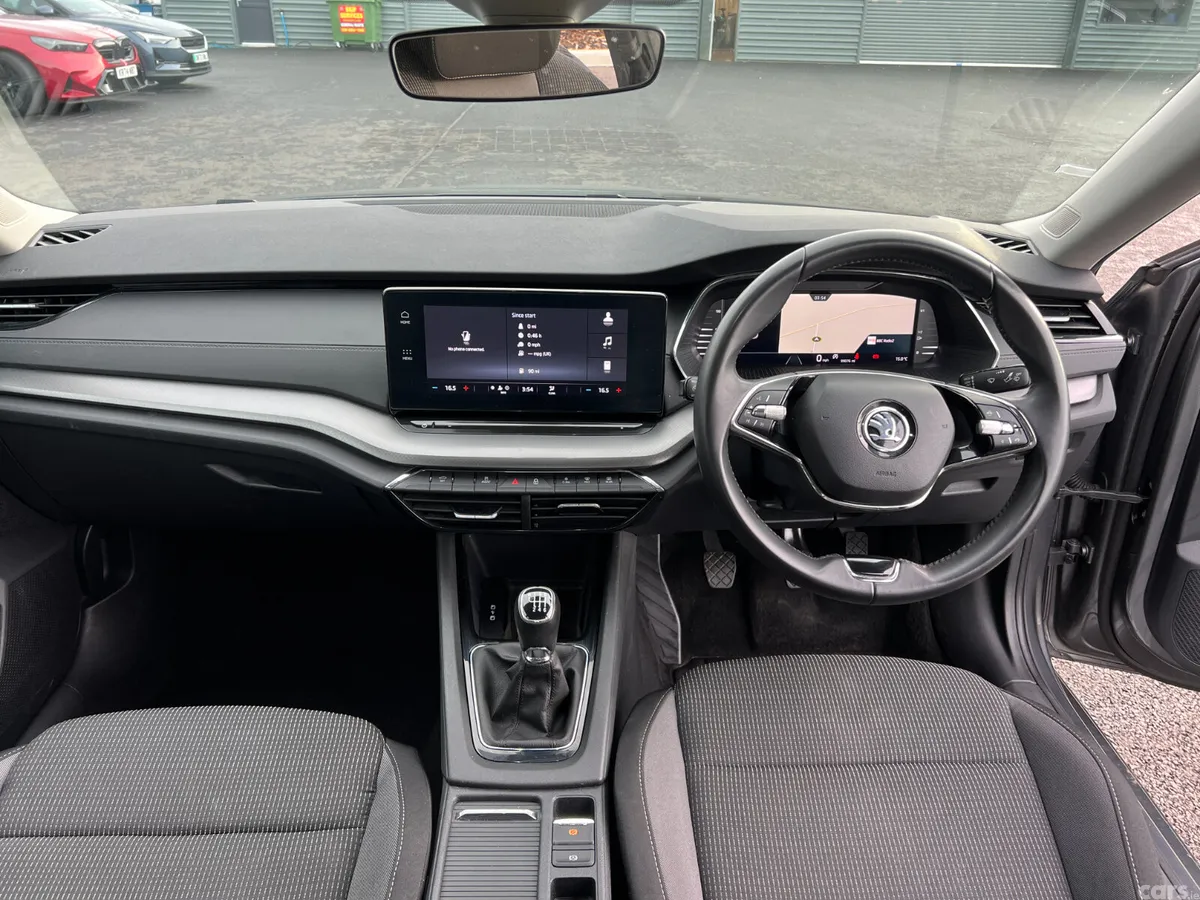 Skoda Octavia Hatchback, Diesel, 2022, Grey