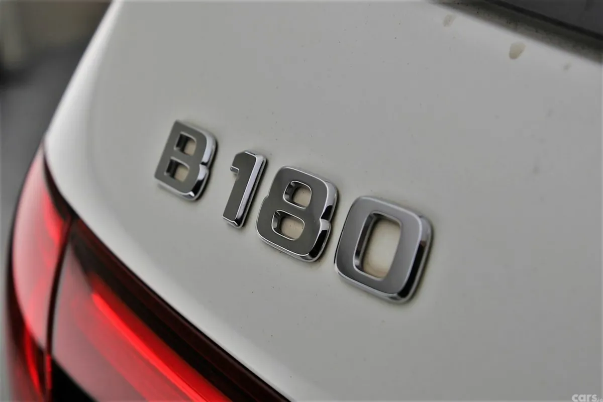 Mercedes-Benz B-Class MPV, Petrol, 2019, White