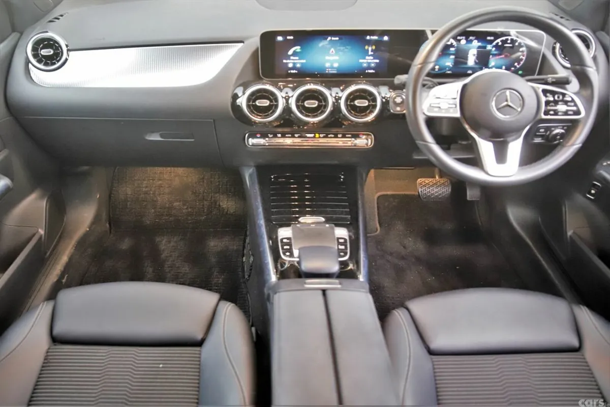 Mercedes-Benz B-Class MPV, Petrol, 2019, White