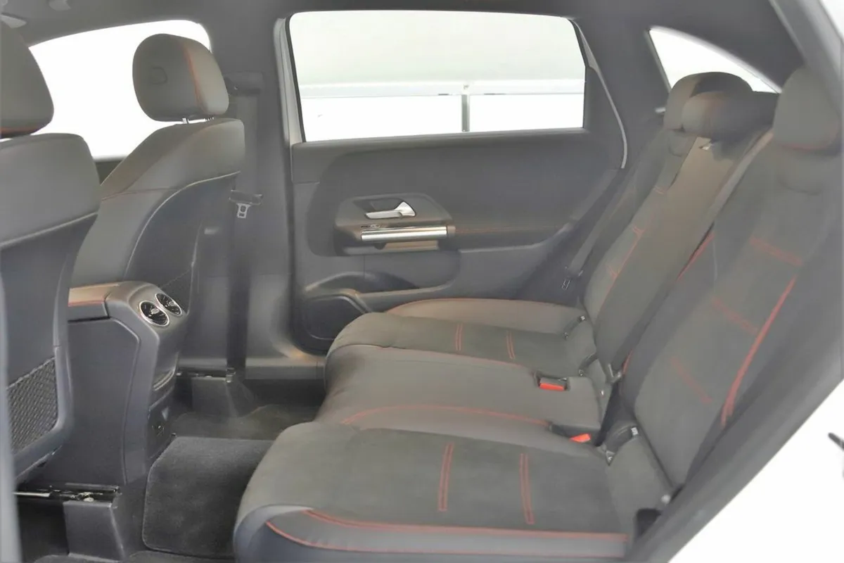 Mercedes-Benz B-Class MPV, Petrol, 2022, White