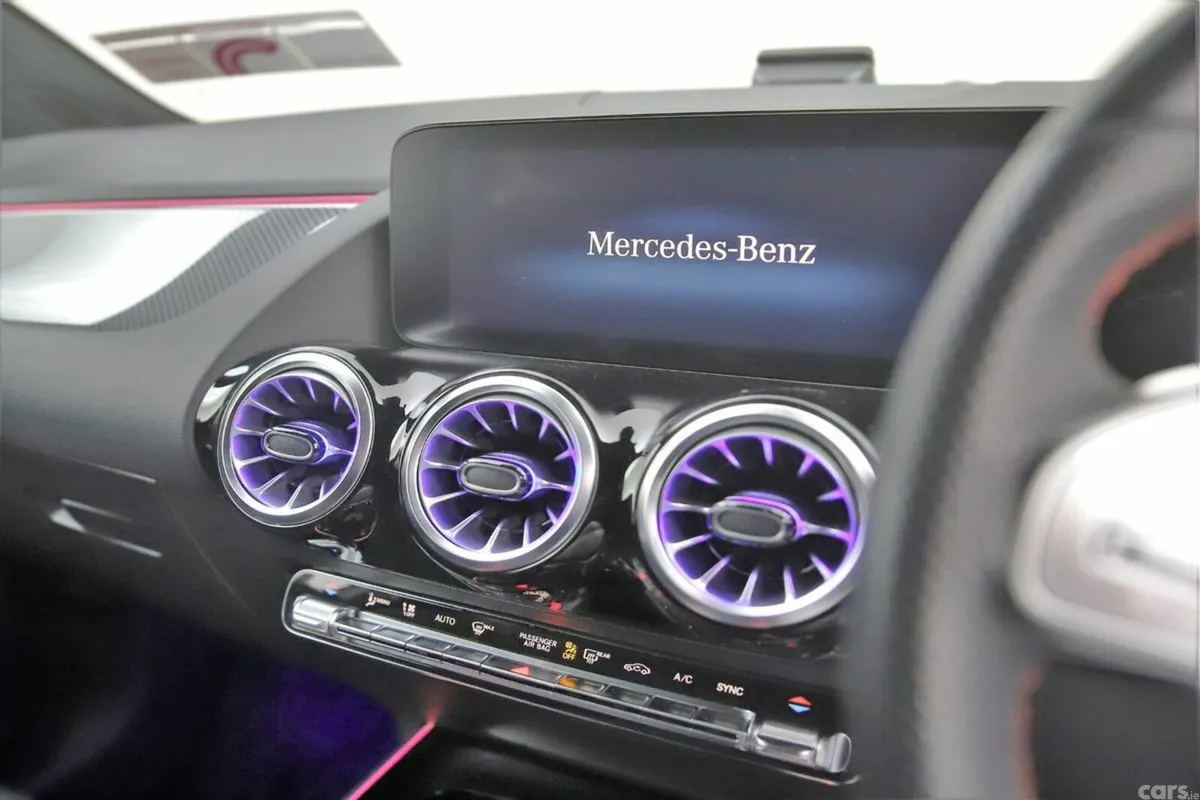 Mercedes-Benz B-Class MPV, Petrol, 2022, White