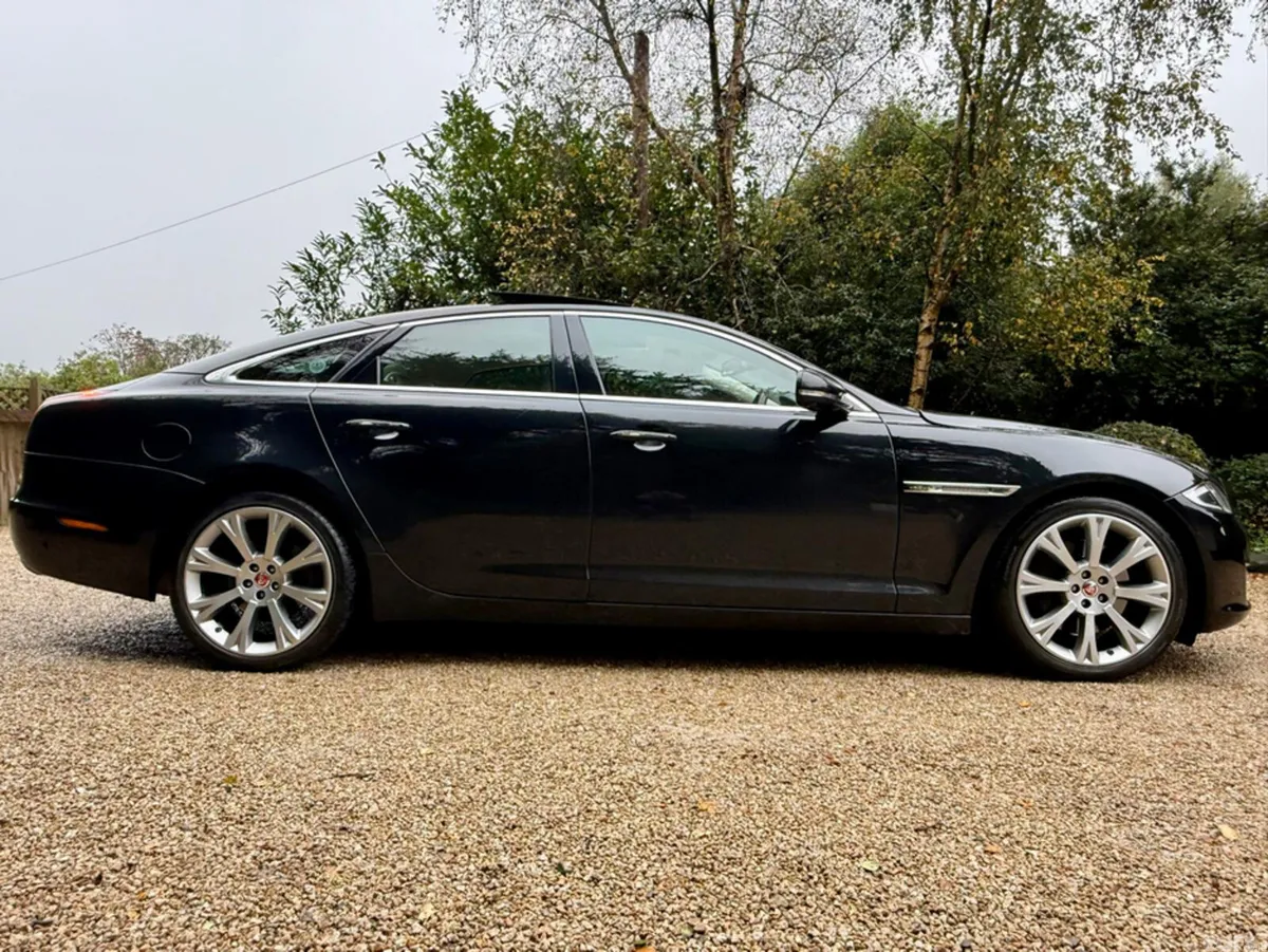 Jaguar XJ Saloon, Diesel, 2017, Black