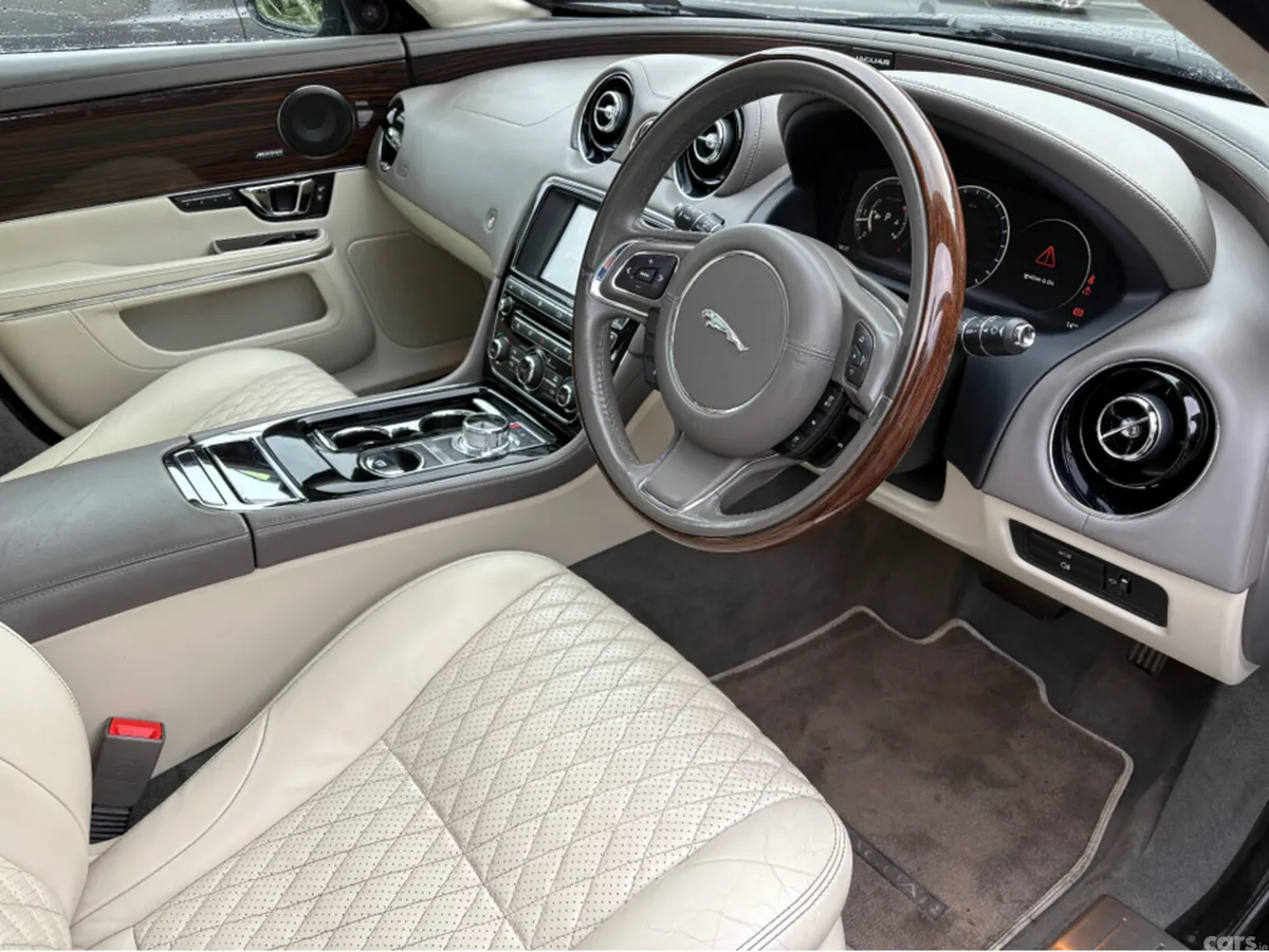 Jaguar XJ Saloon, Diesel, 2017, Black