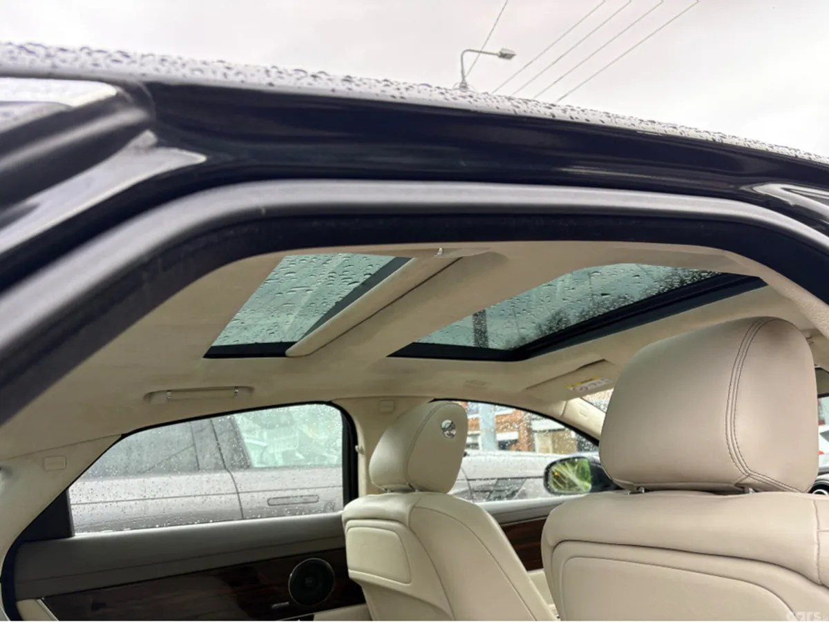 Jaguar XJ Saloon, Diesel, 2017, Black