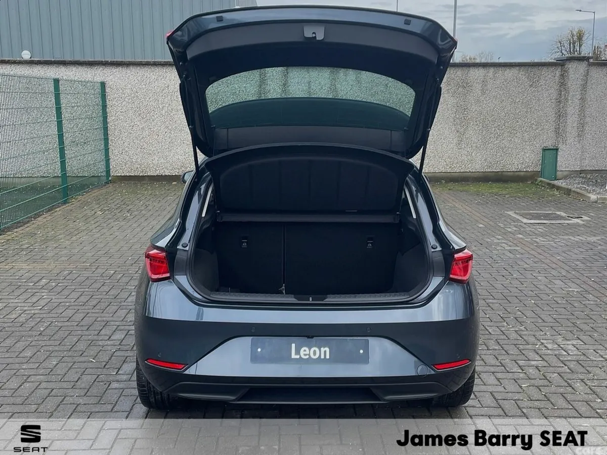 SEAT Leon Hatchback, Petrol, 2027, Grey