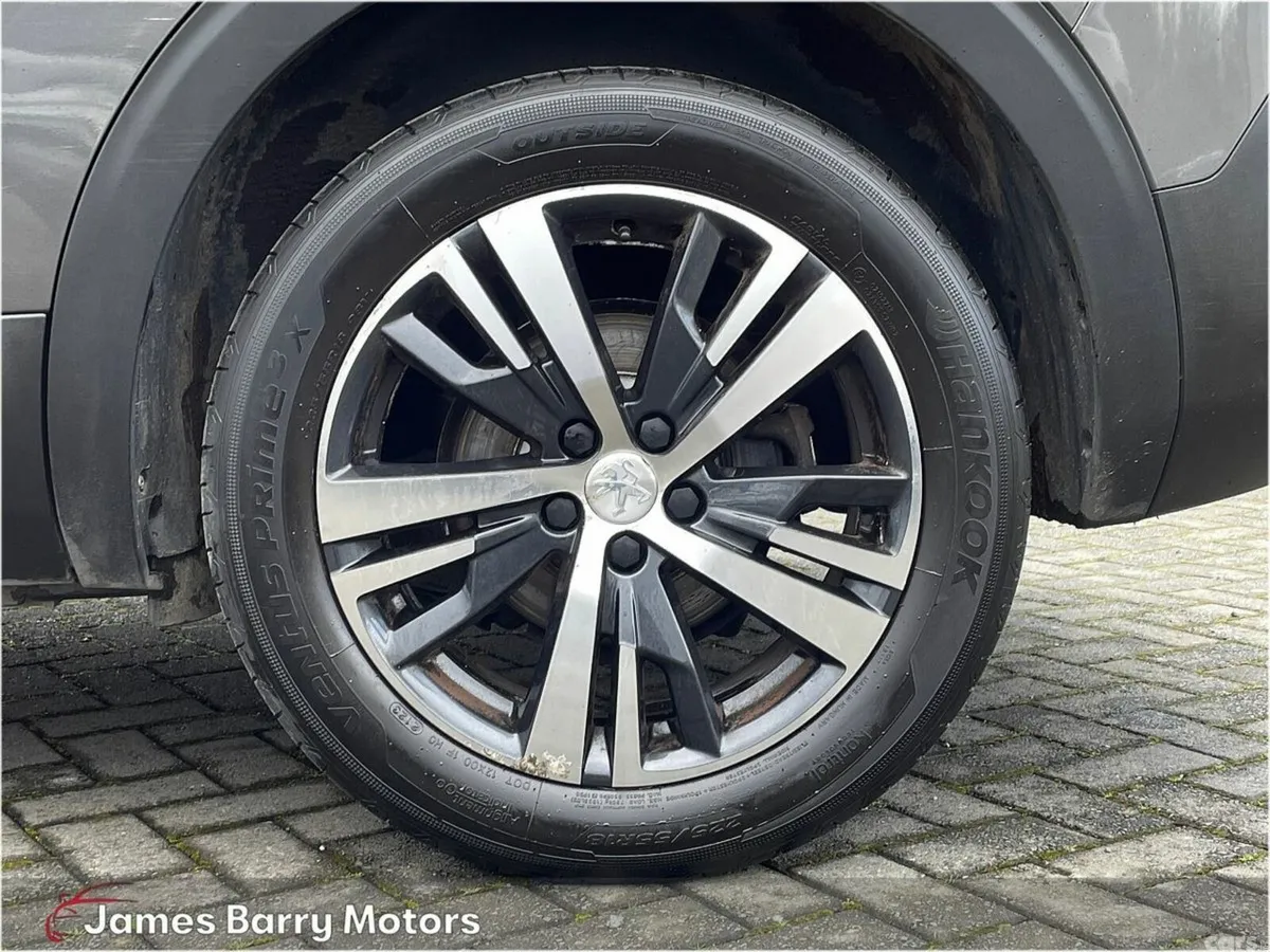 Peugeot 5008 MPV, Petrol, 2019, Grey