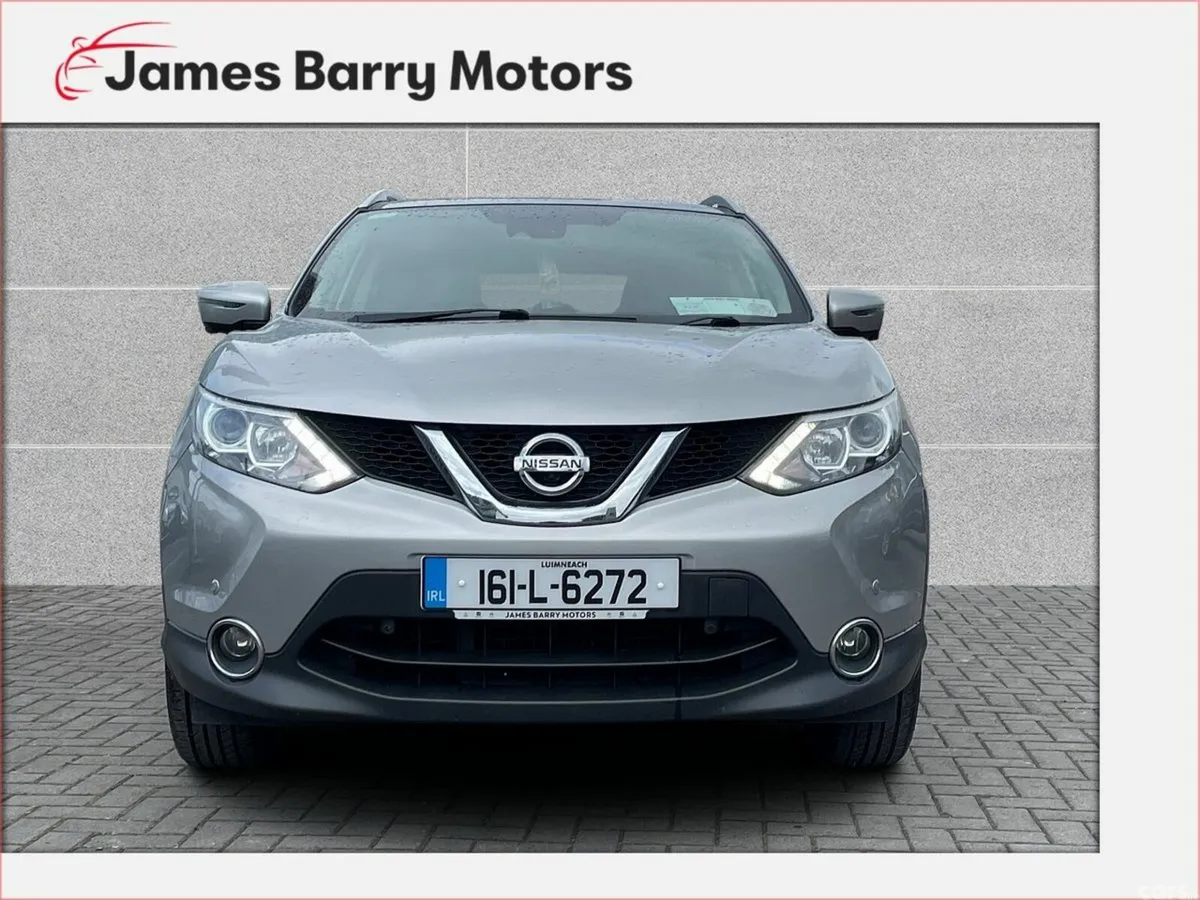 Nissan Qashqai SUV, Diesel, 2016, Silver