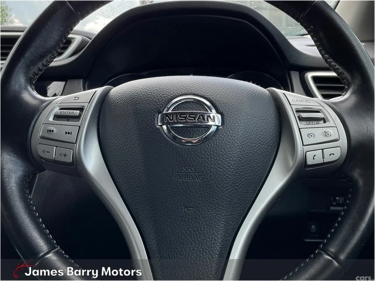 Nissan Qashqai SUV, Diesel, 2016, Silver