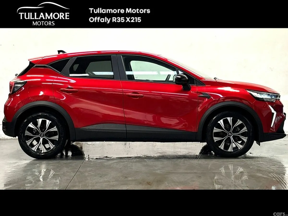 Renault Captur Hatchback, Petrol, 2025, Red