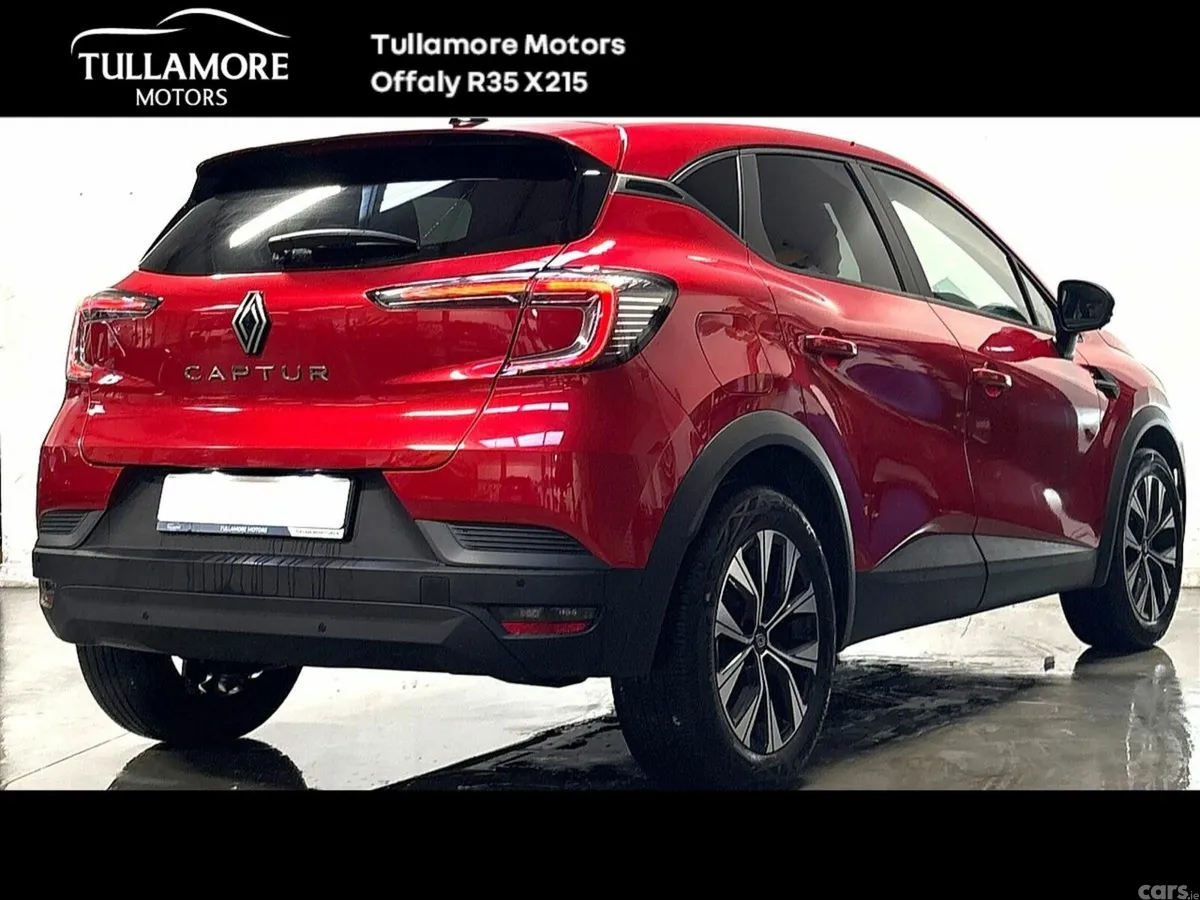 Renault Captur Hatchback, Petrol, 2025, Red