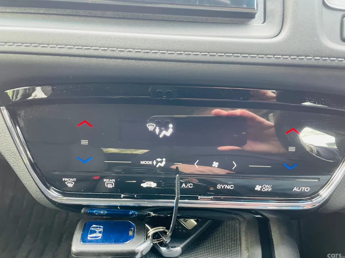 Honda Vezel Estate, Petrol Hybrid, 2018, White