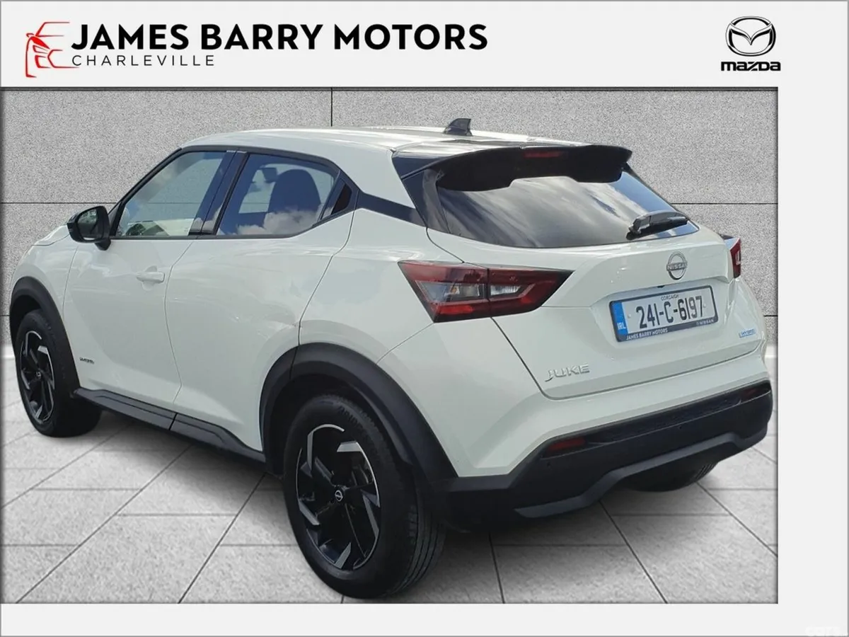 Nissan Juke SUV, Petrol Hybrid, 2024, White