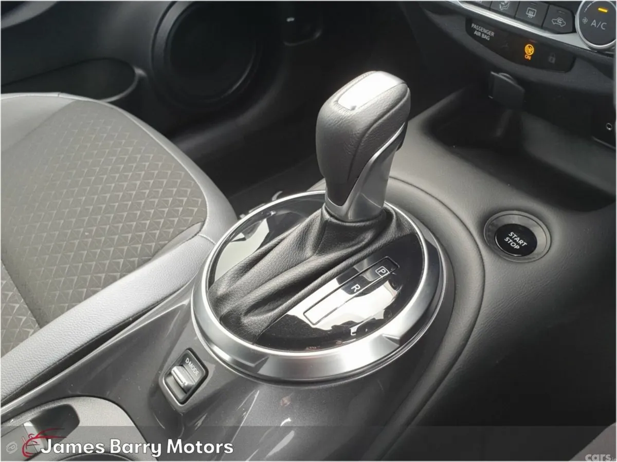 Nissan Juke SUV, Petrol Hybrid, 2024, White