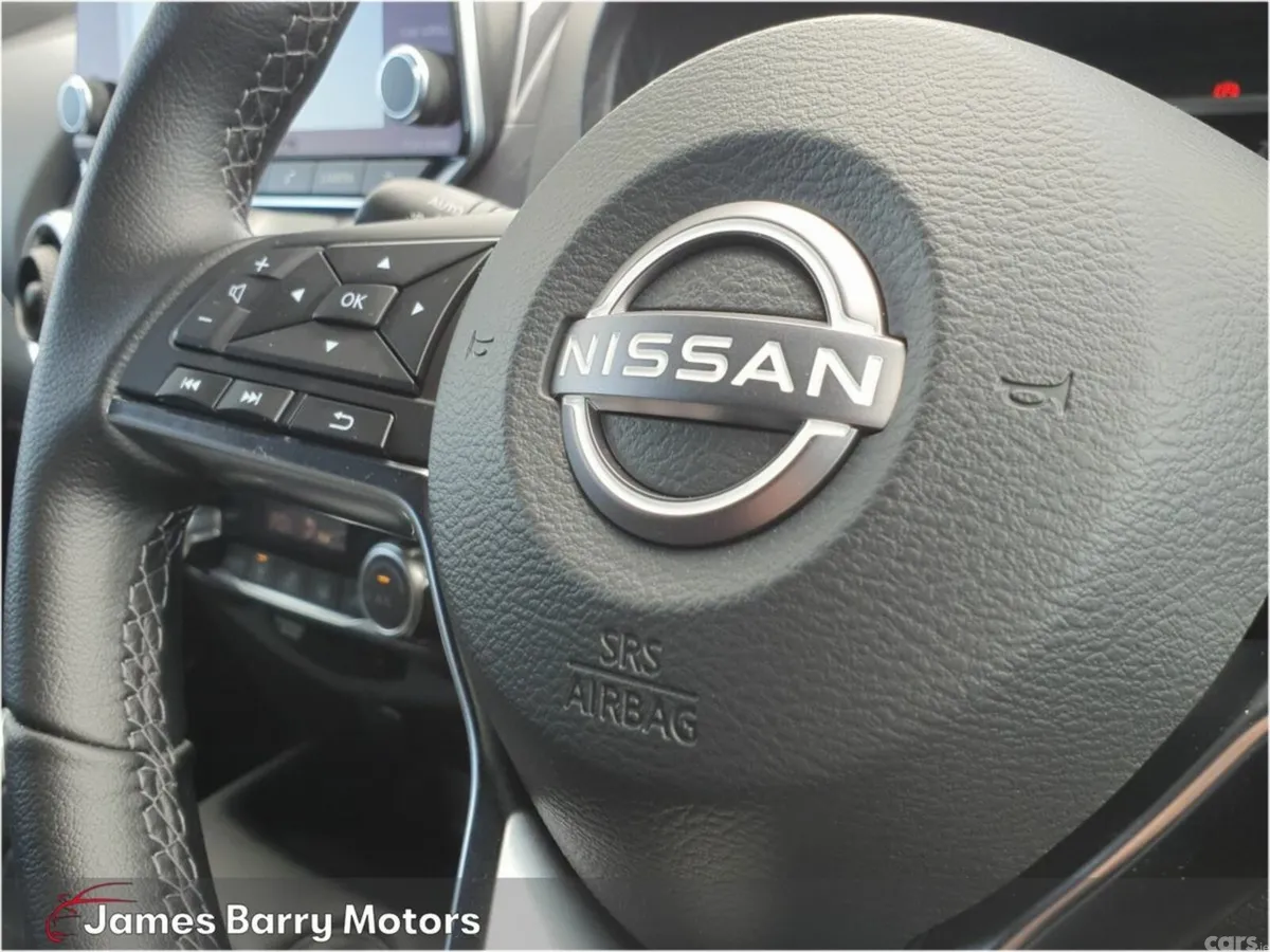 Nissan Juke SUV, Petrol Hybrid, 2024, White