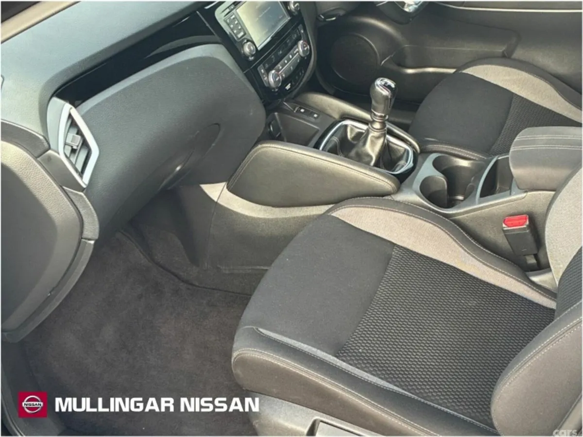 Nissan Qashqai SUV, Diesel, 2019, Black